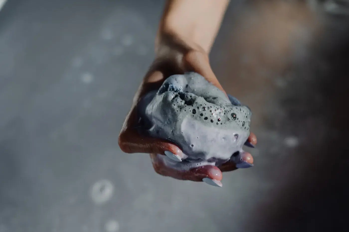 How does callus removal work with a pumice stone? - HELFE